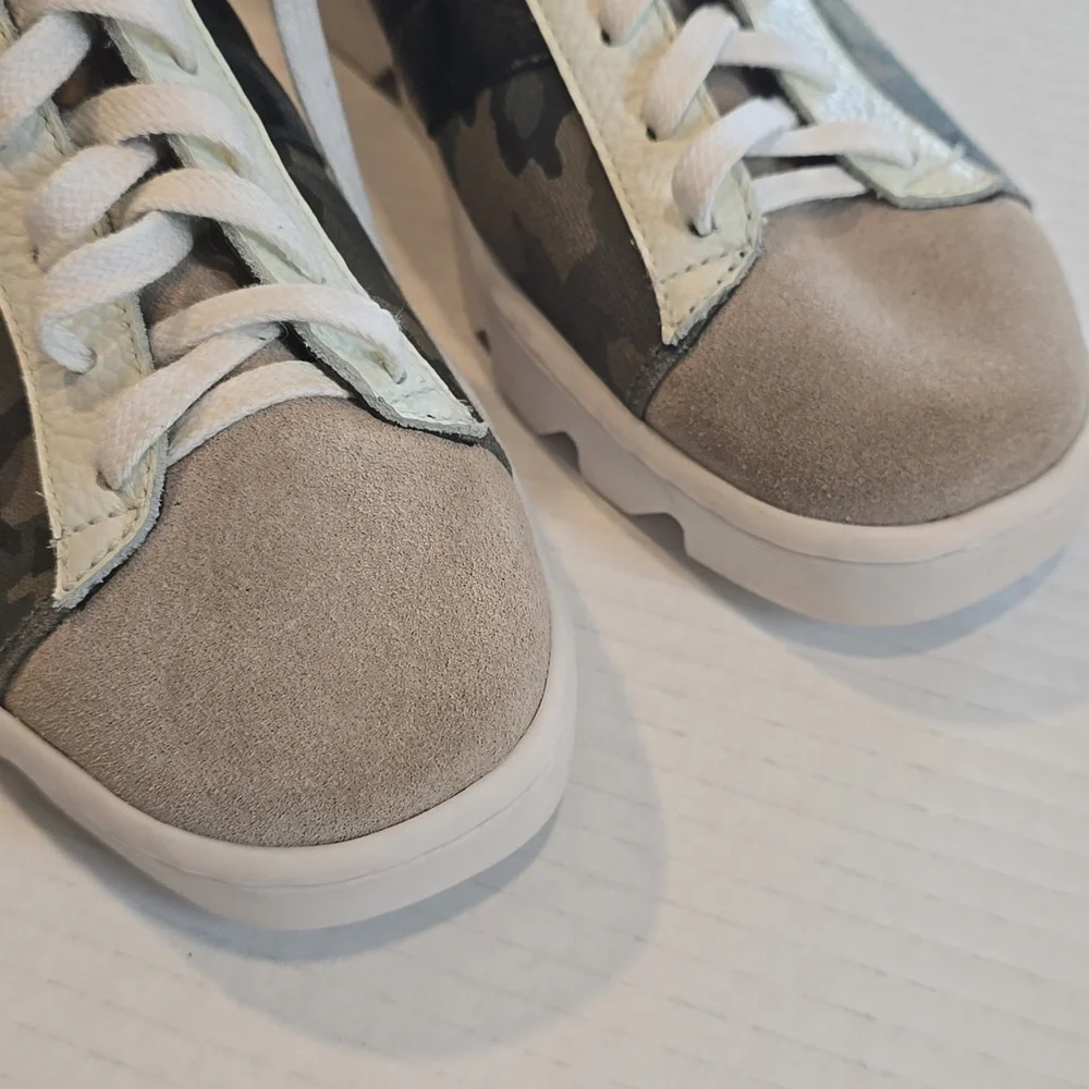 Bernardo Camouflage Casual Lace-Up Leather Sneakers Women 7.5